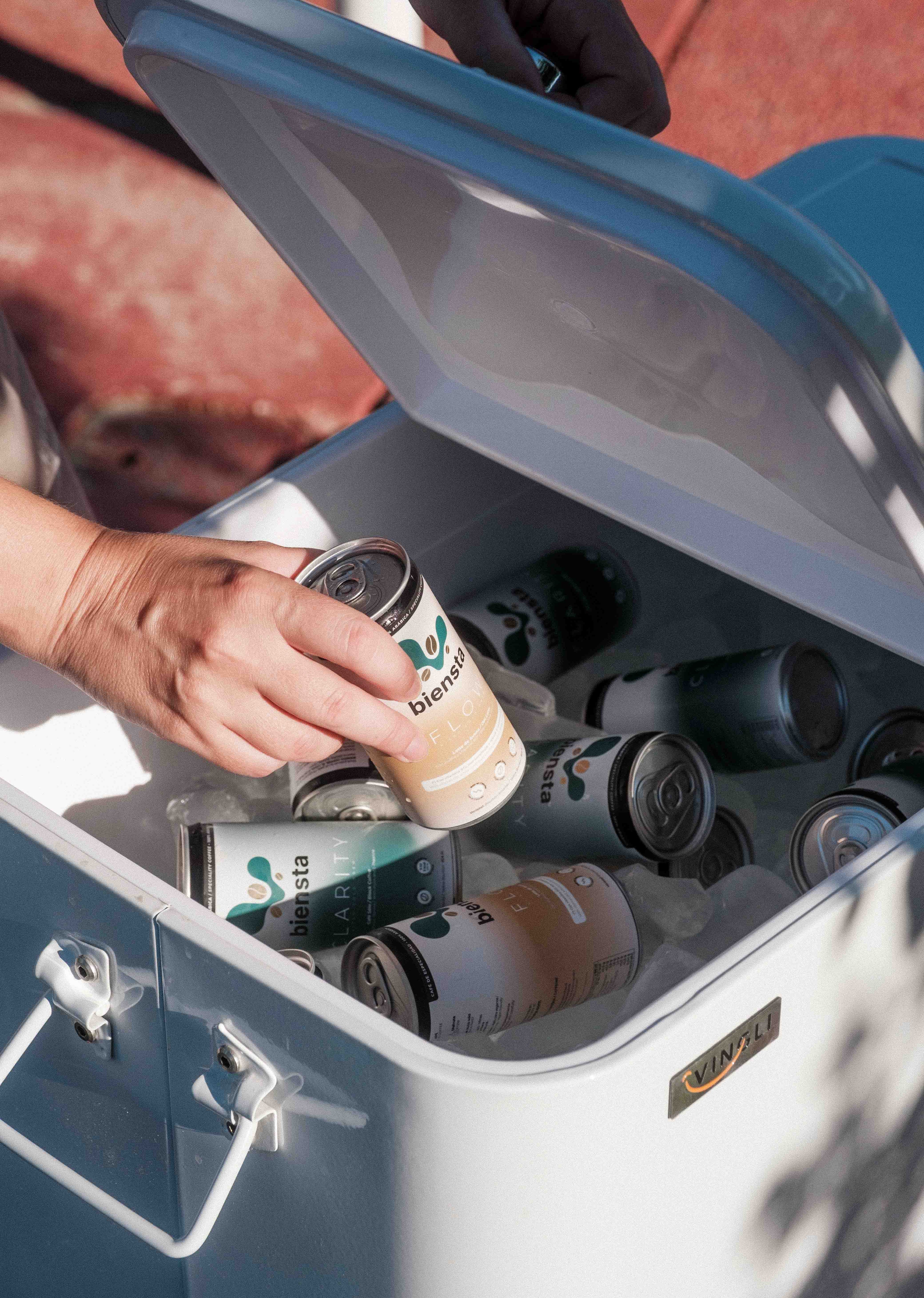 Rituales con café frío: pequeños momentos que ordenan tu energía