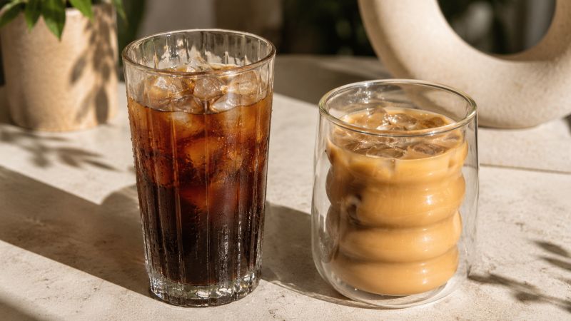 Cold brew o café con hielo: dos formas muy diferentes de disfrutar el café - biensta